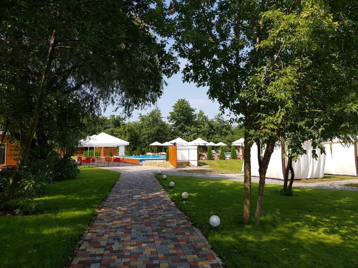 Liman Park Eco Hotel Stara Zbur'yivka Bagian luar foto
